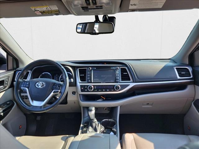 used 2015 Toyota Highlander car, priced at $13,995