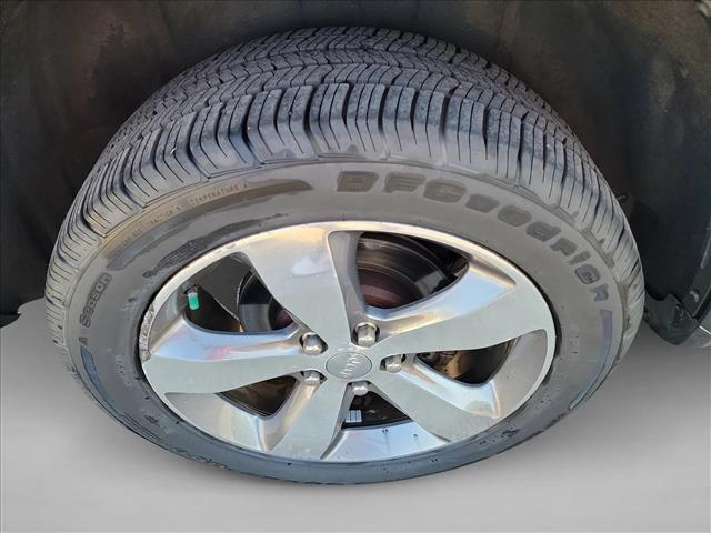 used 2015 Jeep Grand Cherokee car, priced at $14,955