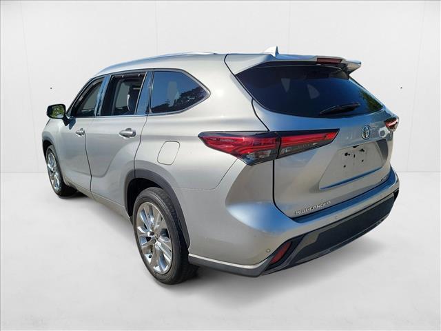 used 2020 Toyota Highlander car, priced at $26,998