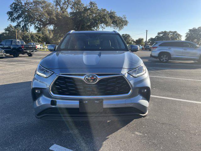 used 2023 Toyota Highlander car, priced at $40,995