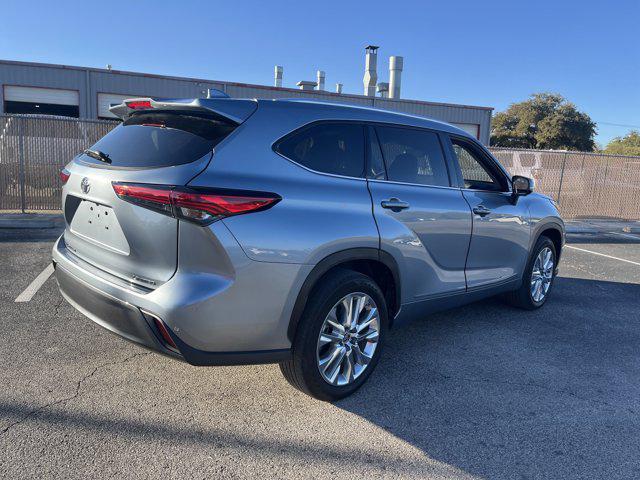 used 2023 Toyota Highlander car, priced at $40,995