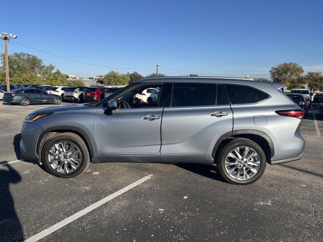 used 2023 Toyota Highlander car, priced at $40,995