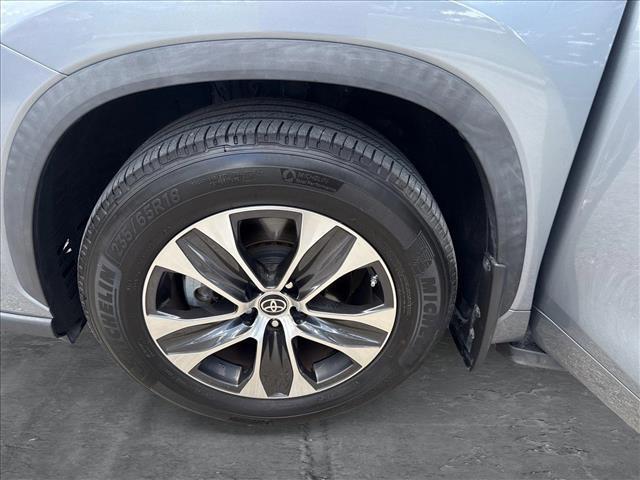 used 2022 Toyota Highlander car, priced at $34,190