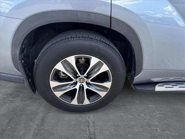 used 2022 Toyota Highlander car, priced at $34,190
