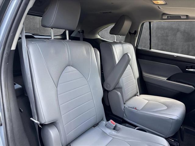 used 2022 Toyota Highlander car, priced at $34,190