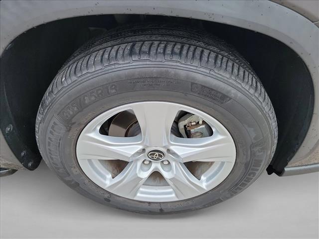used 2022 Toyota Highlander car, priced at $28,360