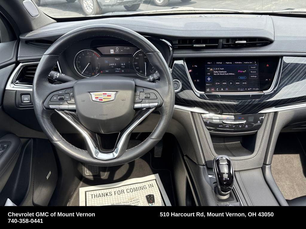 used 2025 Cadillac XT6 car, priced at $41,954