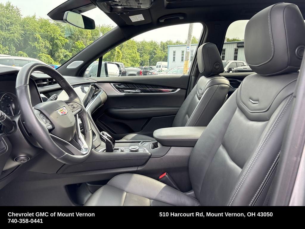used 2025 Cadillac XT6 car, priced at $41,954