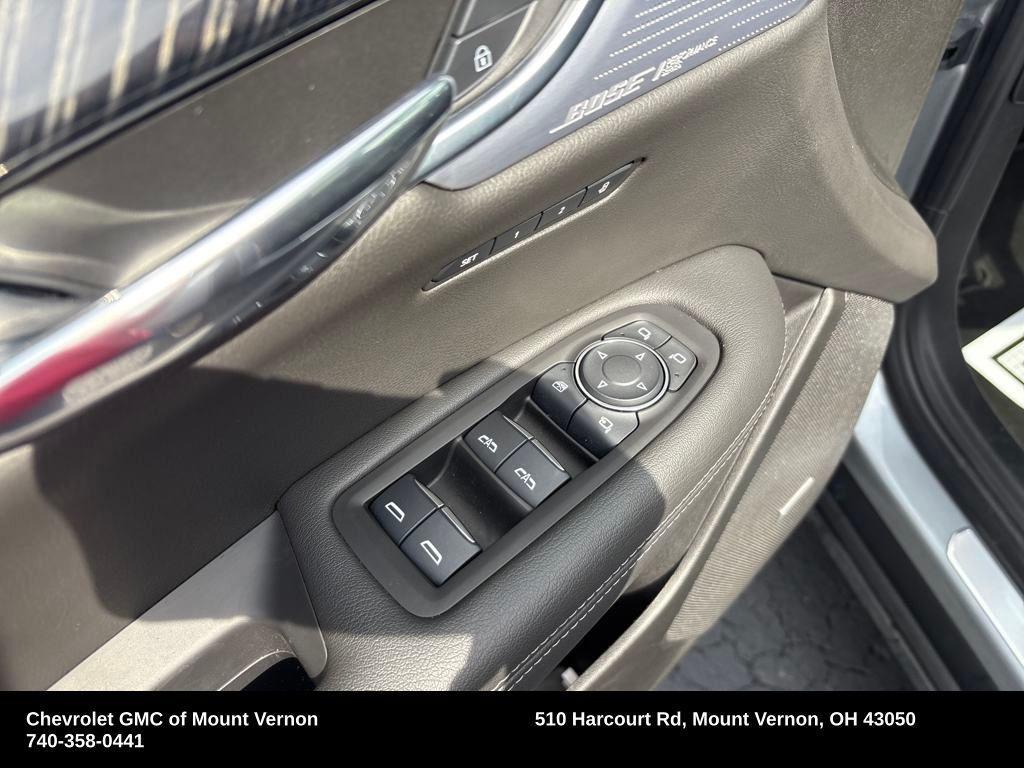 used 2025 Cadillac XT6 car, priced at $41,954