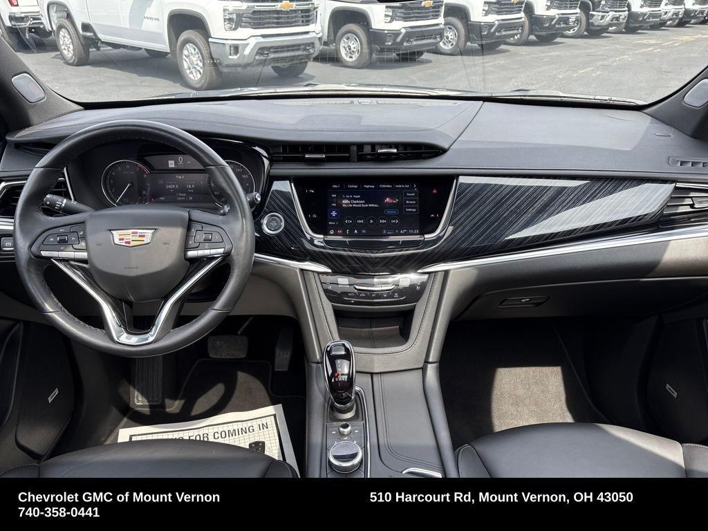 used 2025 Cadillac XT6 car, priced at $41,954