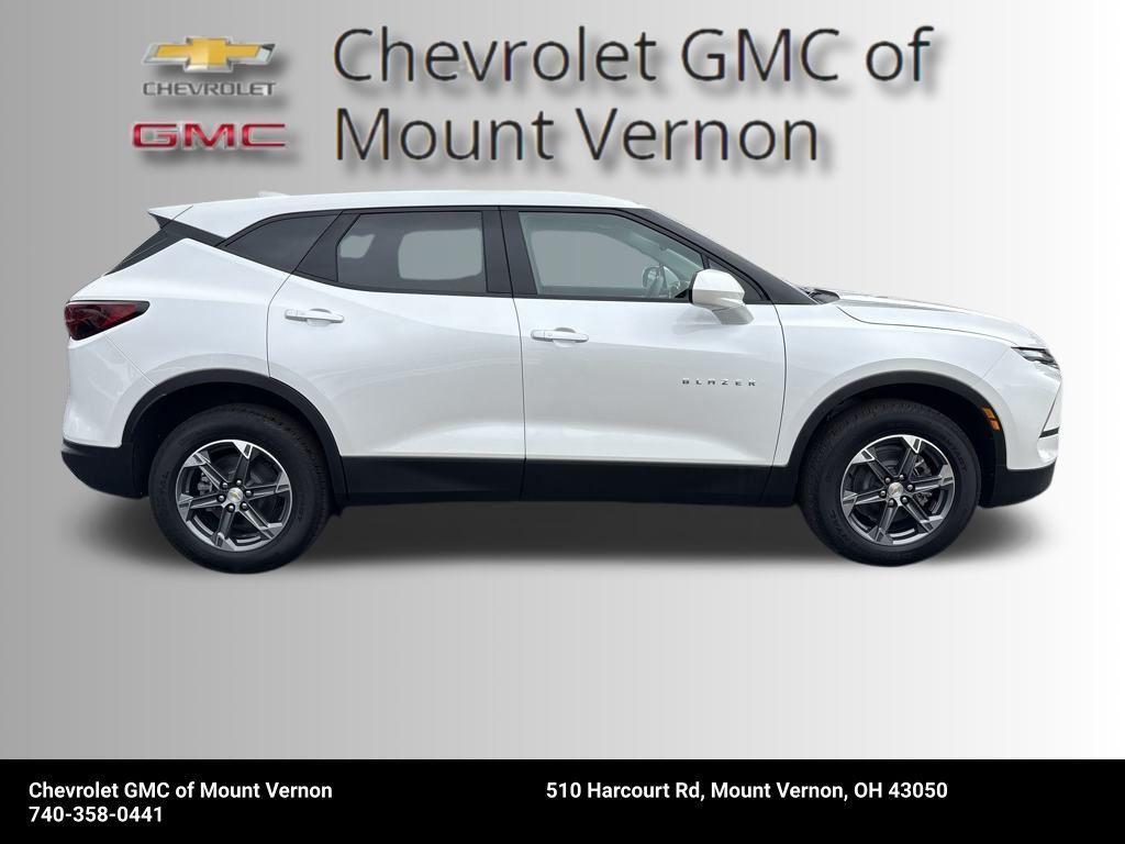 new 2025 Chevrolet Blazer car, priced at $40,305