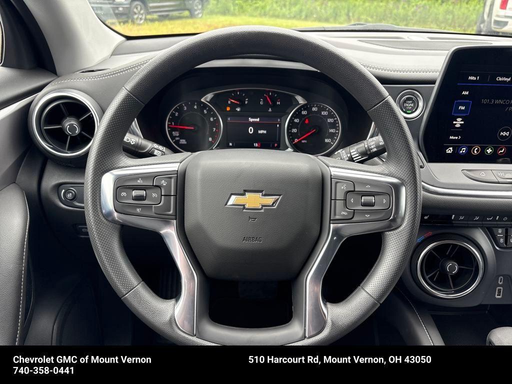 new 2025 Chevrolet Blazer car, priced at $40,305