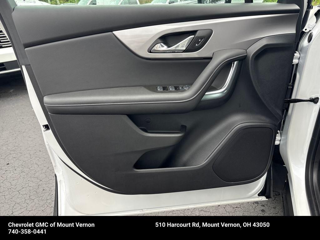 new 2025 Chevrolet Blazer car, priced at $40,305