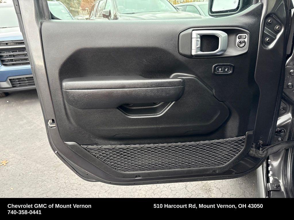 used 2022 Jeep Gladiator car, priced at $27,986