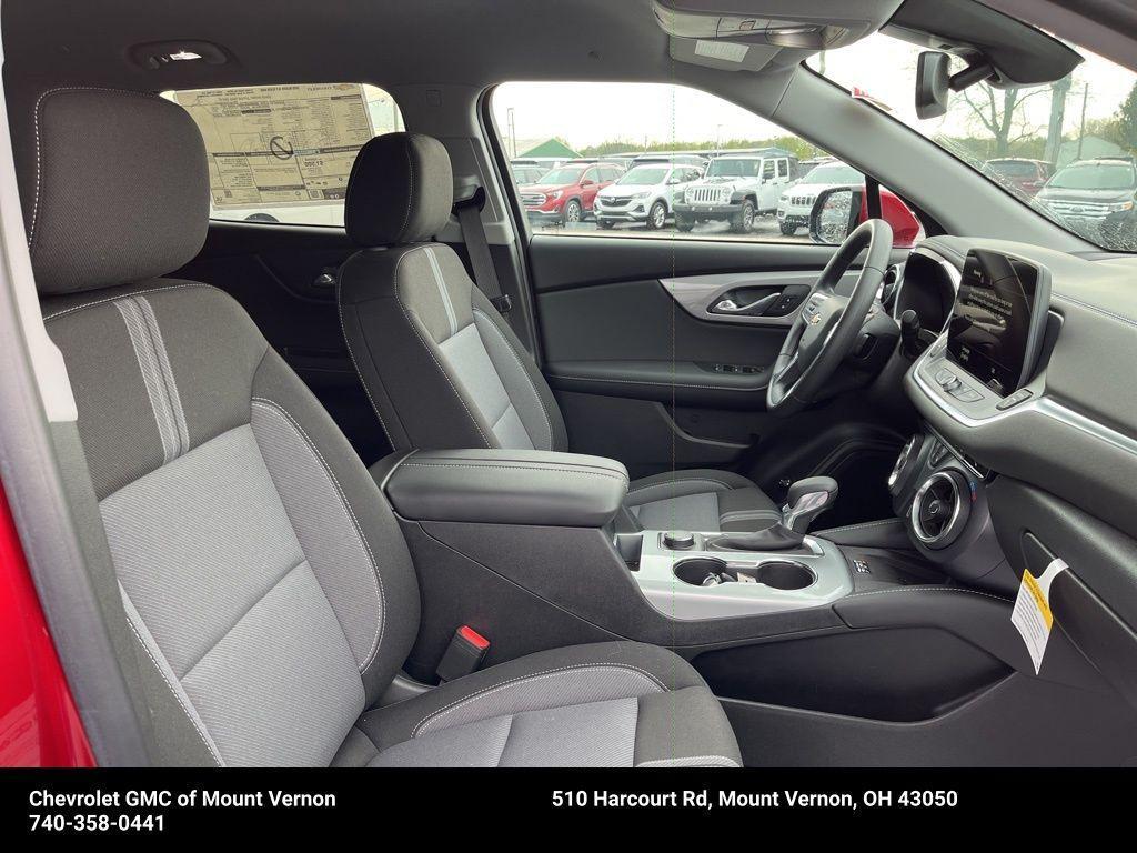 new 2025 Chevrolet Blazer car, priced at $35,995