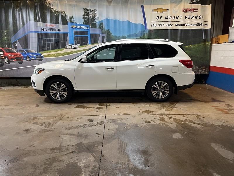 used 2020 Nissan Pathfinder car, priced at $21,138