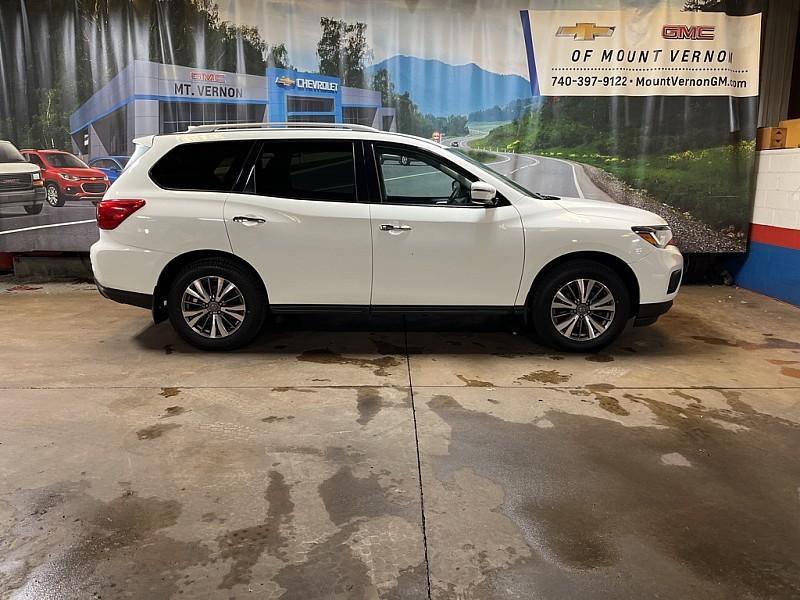 used 2020 Nissan Pathfinder car, priced at $22,999