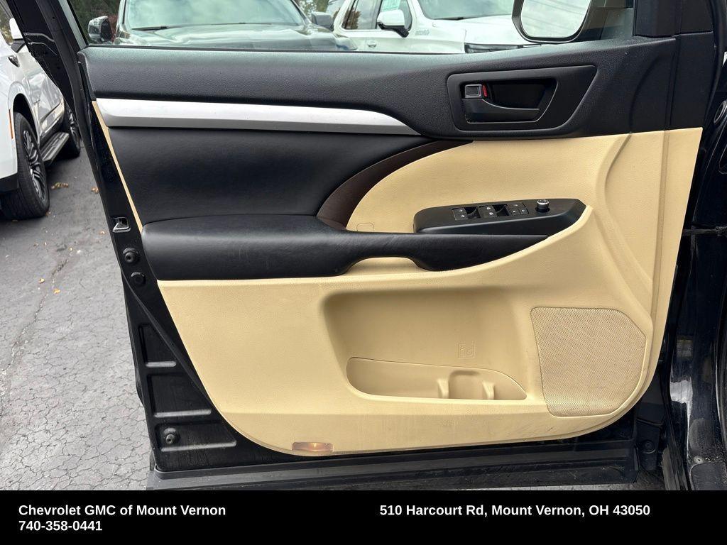 used 2017 Toyota Highlander car, priced at $17,041
