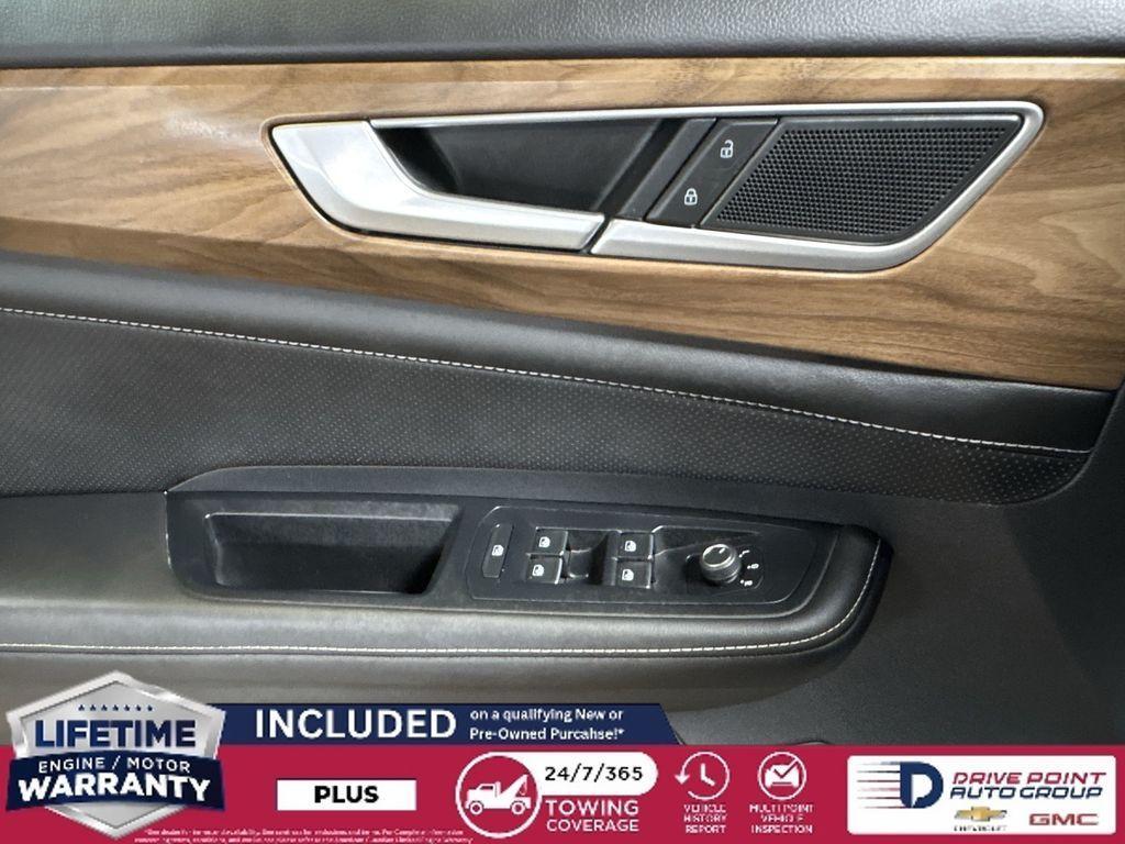used 2025 Volkswagen Atlas car, priced at $39,990