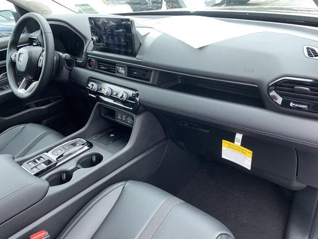 new 2025 Honda Pilot car, priced at $51,550