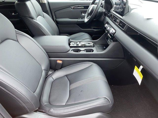 new 2025 Honda Pilot car, priced at $51,550