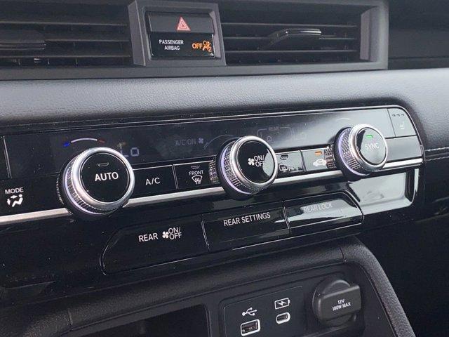 new 2025 Honda Pilot car, priced at $51,550