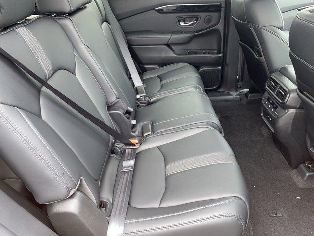 new 2025 Honda Pilot car, priced at $51,550