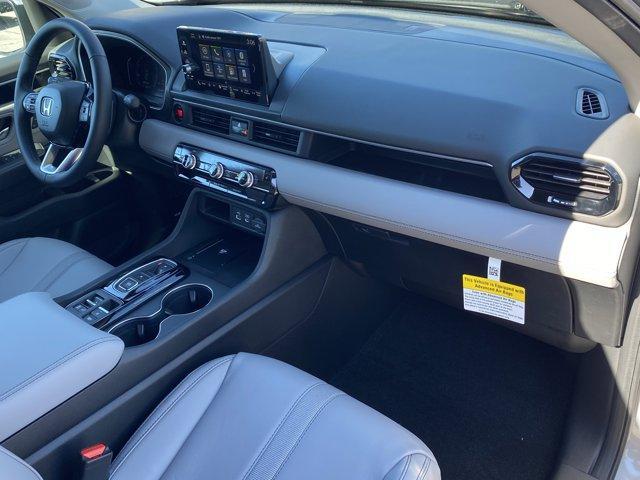 new 2025 Honda Pilot car, priced at $47,095