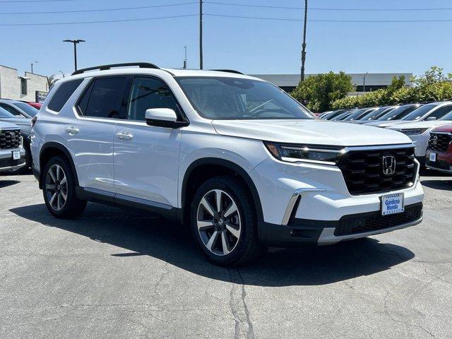 new 2025 Honda Pilot car, priced at $51,125