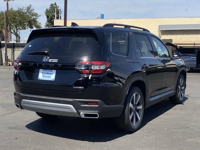 new 2025 Honda Pilot car, priced at $48,895