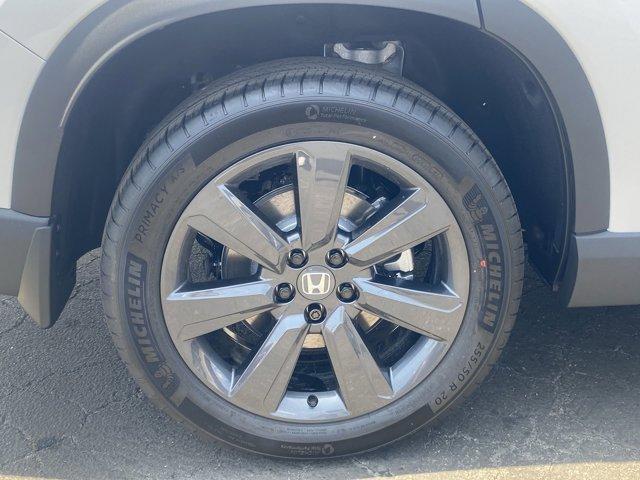 new 2025 Honda Pilot car, priced at $44,205