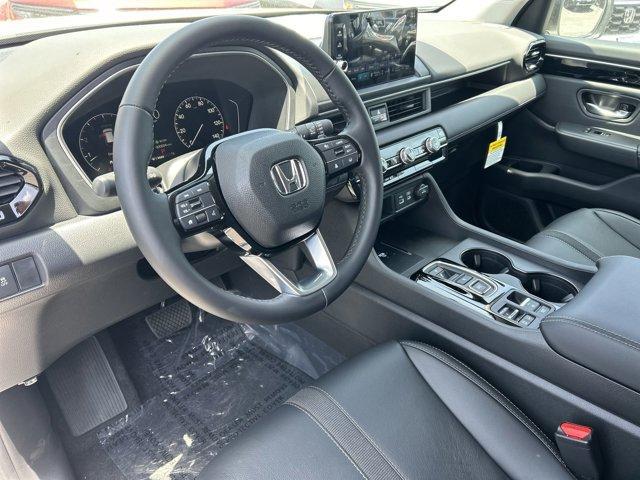 new 2025 Honda Pilot car, priced at $45,680