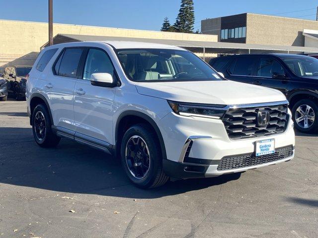 new 2025 Honda Pilot car, priced at $49,650