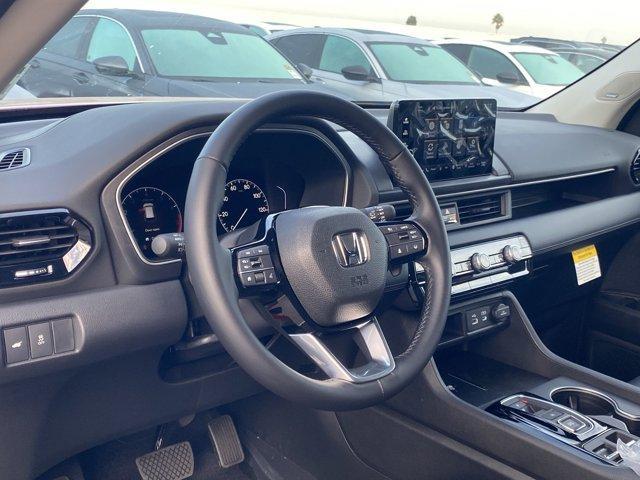 new 2025 Honda Pilot car, priced at $51,070