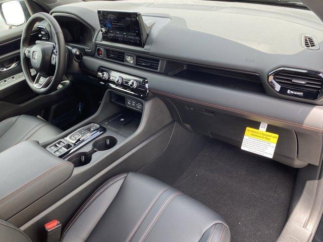 new 2025 Honda Pilot car, priced at $51,330