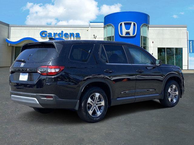 new 2025 Honda Pilot car, priced at $45,725