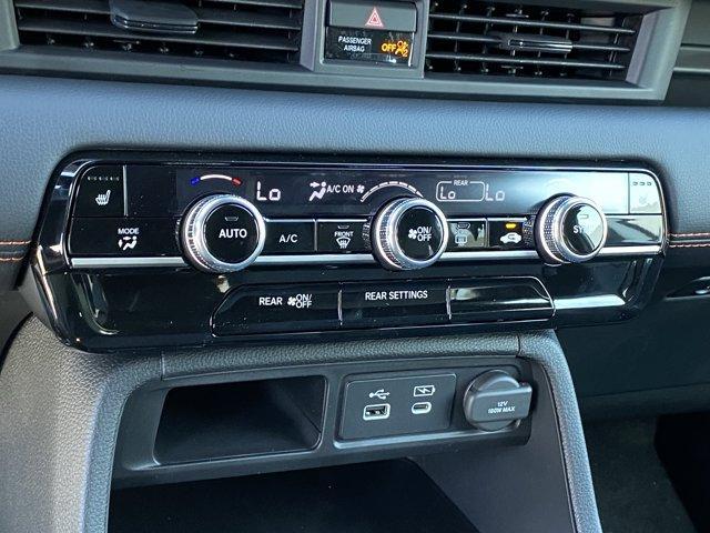 new 2025 Honda Pilot car, priced at $44,250