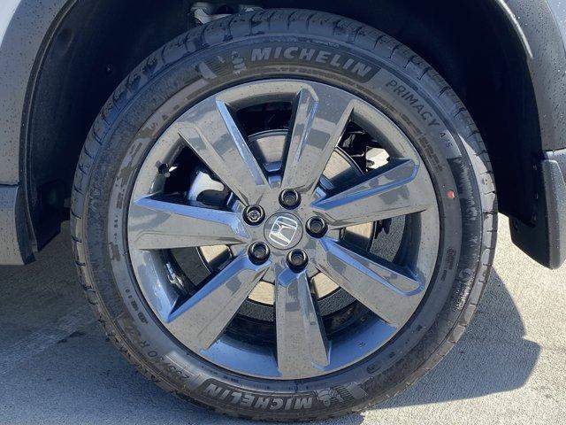 new 2025 Honda Pilot car, priced at $44,250