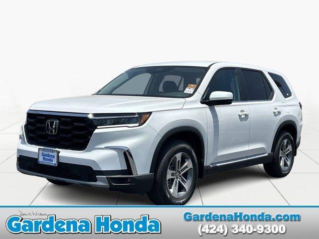 new 2025 Honda Pilot car, priced at $46,080