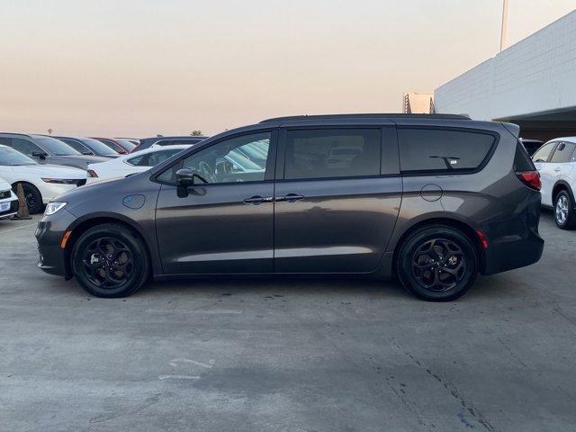 used 2021 Chrysler Pacifica Hybrid car, priced at $27,388