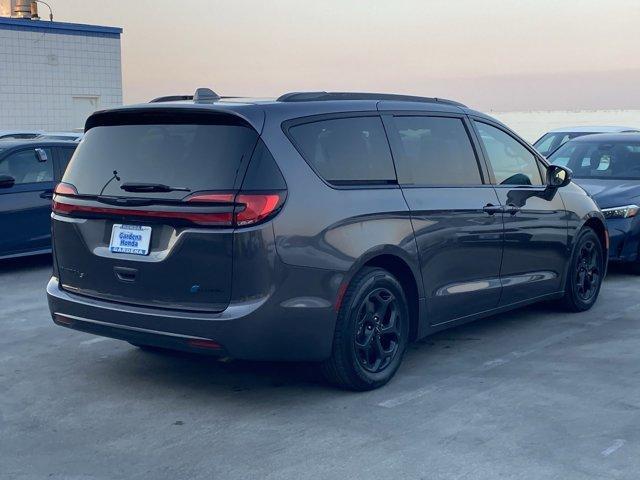 used 2021 Chrysler Pacifica Hybrid car, priced at $27,388