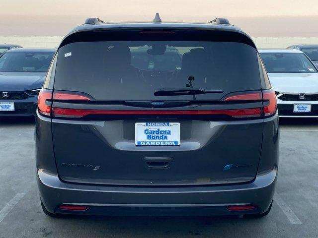 used 2021 Chrysler Pacifica Hybrid car, priced at $27,388