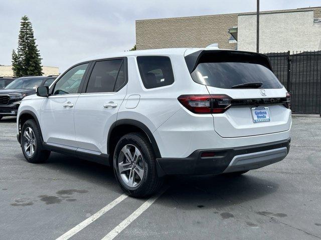 new 2025 Honda Pilot car, priced at $45,350