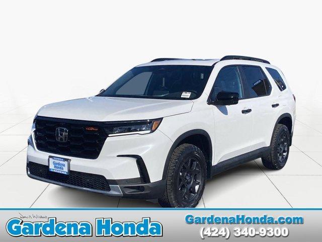 new 2025 Honda Pilot car, priced at $51,250