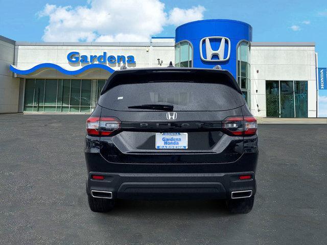 new 2025 Honda Pilot car, priced at $43,795