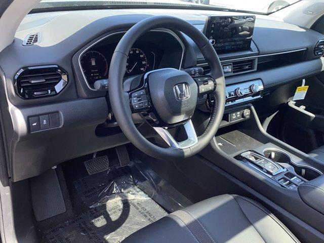 new 2025 Honda Pilot car, priced at $49,450