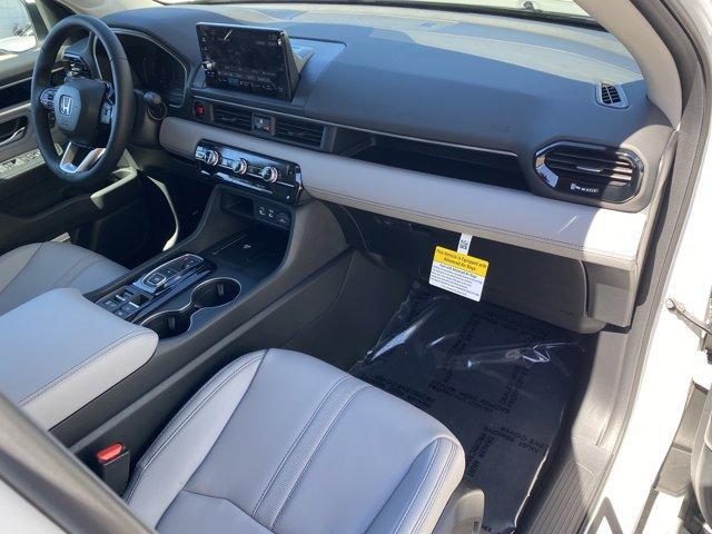 new 2025 Honda Pilot car, priced at $48,280
