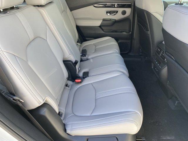 new 2025 Honda Pilot car, priced at $48,280