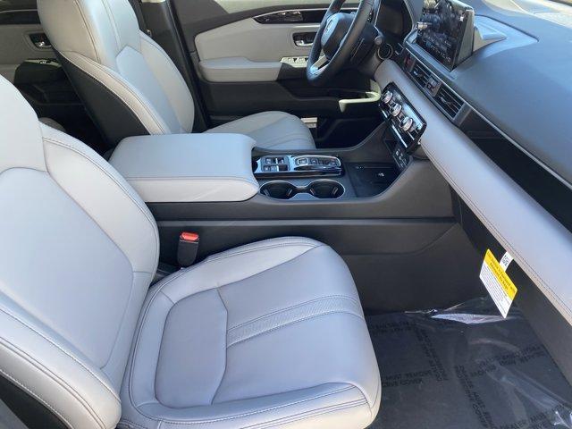 new 2025 Honda Pilot car, priced at $48,280