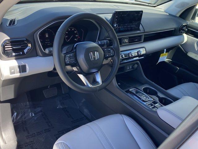 new 2025 Honda Pilot car, priced at $48,280